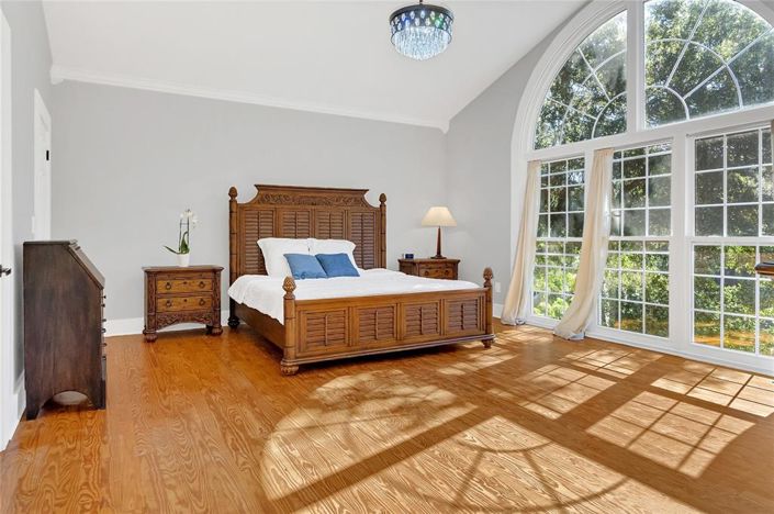 Image No.12-4 Bed Property for sale