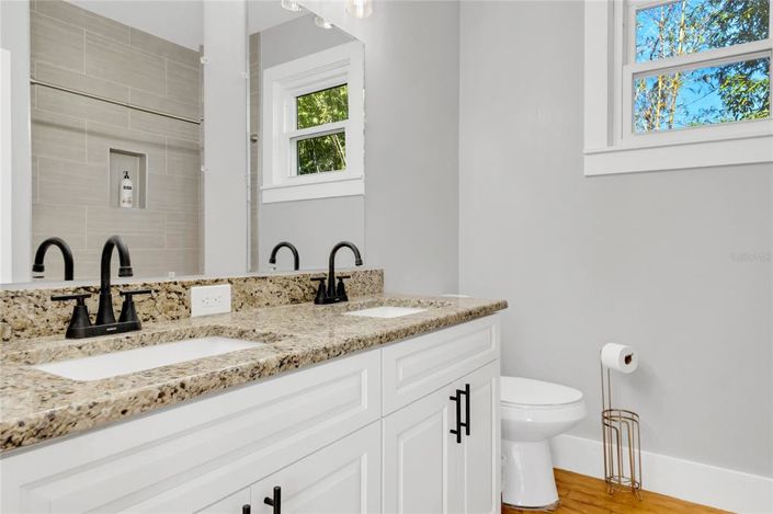 Image No.19-4 Bed Property for sale