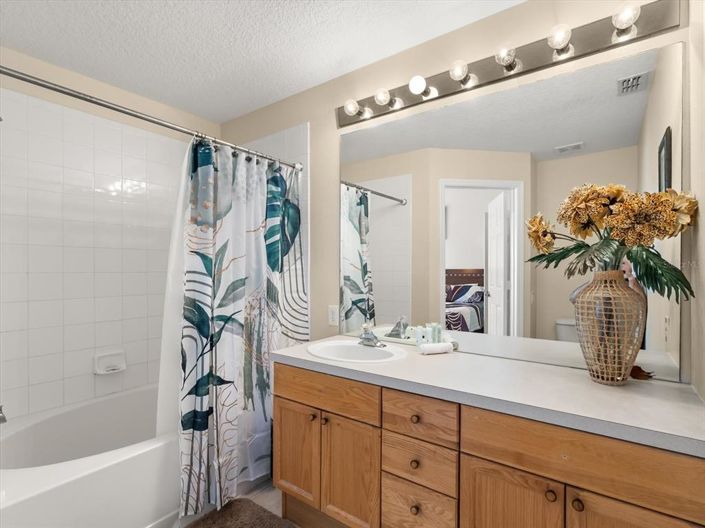 Image No.16-3 Bed Townhouse for sale