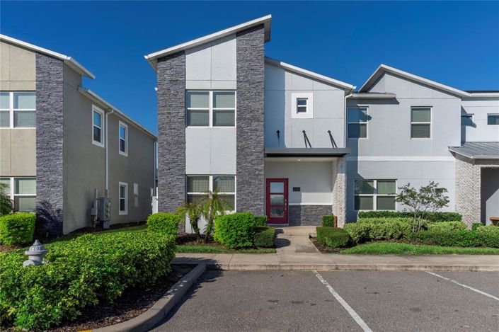 Image No.1-5 Bed Townhouse for sale