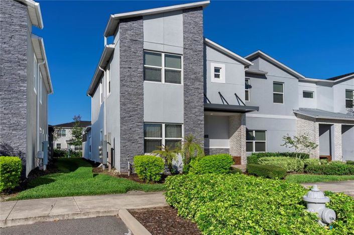 Image No.2-5 Bed Townhouse for sale