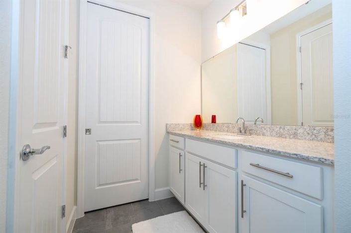 Image No.66-4 Bed Property for sale