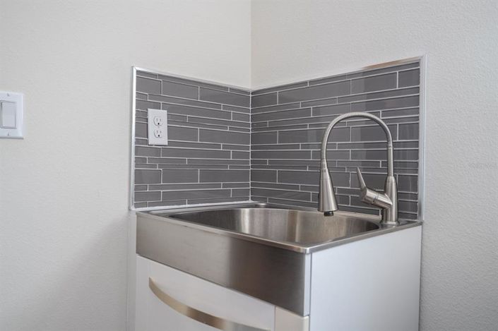 Image No.90-4 Bed Property for sale