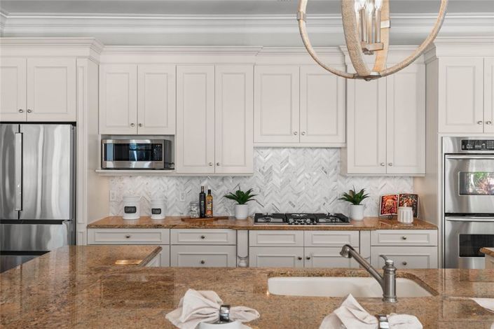 Image No.11-5 Bed Property for sale