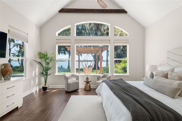 Image No.20-5 Bed Property for sale