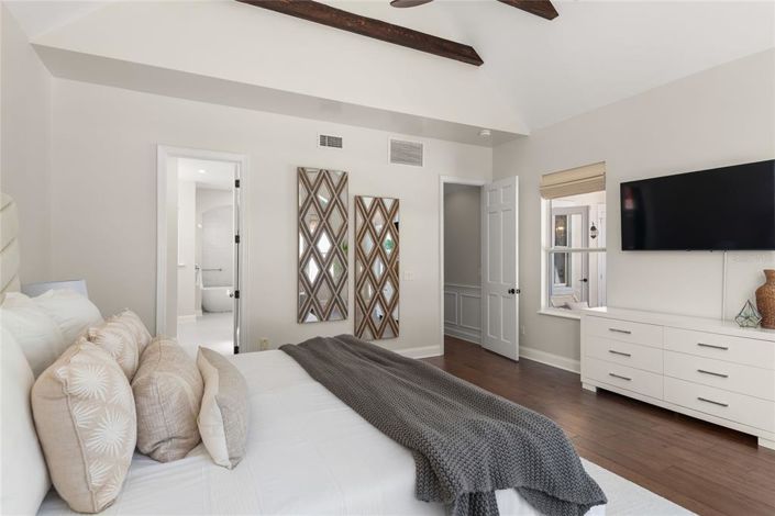 Image No.22-5 Bed Property for sale