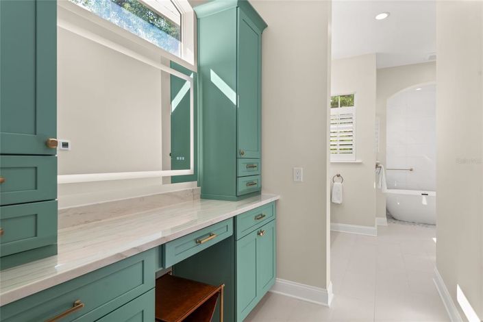 Image No.23-5 Bed Property for sale