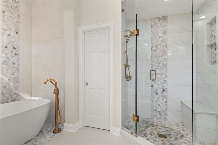 Image No.25-5 Bed Property for sale