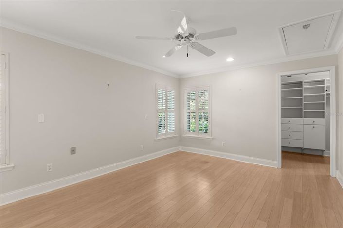 Image No.50-5 Bed Property for sale