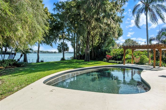 Image No.55-5 Bed Property for sale