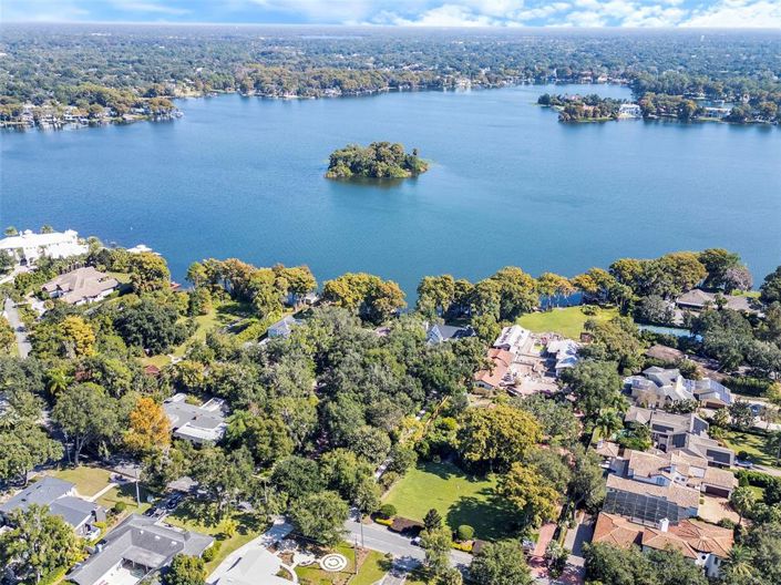 Image No.66-5 Bed Property for sale