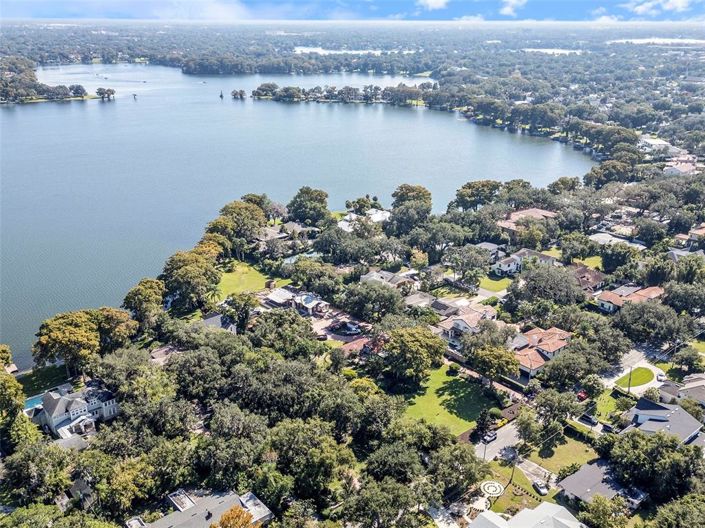 Image No.68-5 Bed Property for sale