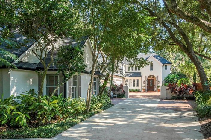 Image No.69-5 Bed Property for sale