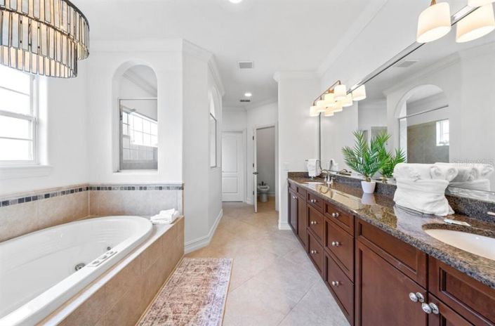 Image No.61-4 Bed Property for sale