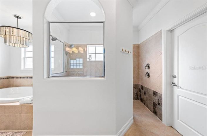 Image No.63-4 Bed Property for sale