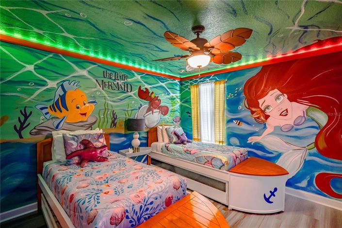 Image No.12-8 Bed Property for sale