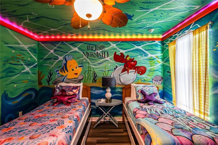 Image No.13-8 Bed Property for sale