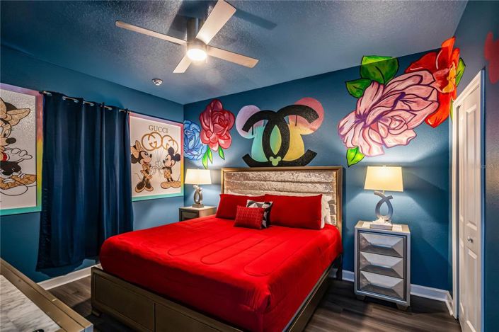 Image No.17-8 Bed Property for sale