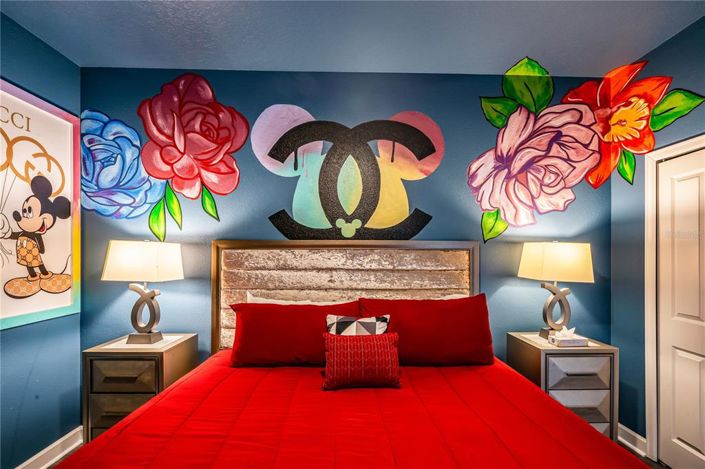 Image No.18-8 Bed Property for sale