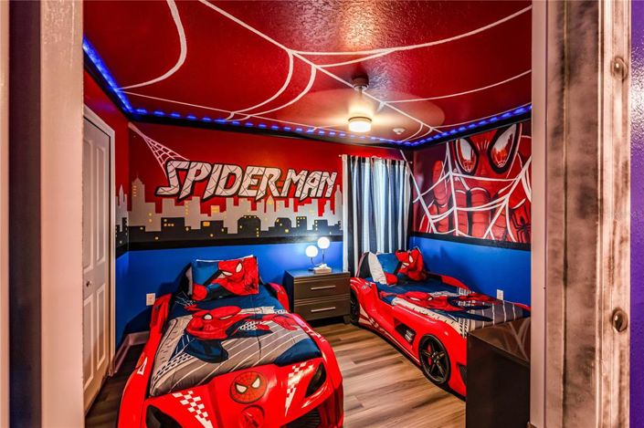 Image No.2-8 Bed Property for sale