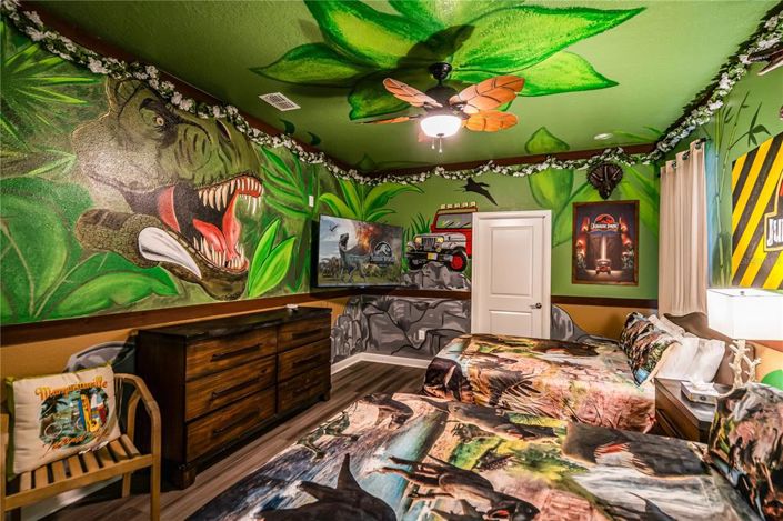 Image No.25-8 Bed Property for sale