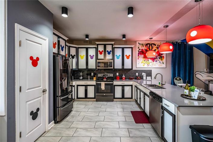 Image No.28-8 Bed Property for sale