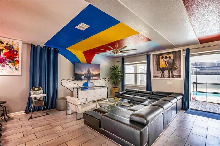 Image No.30-8 Bed Property for sale