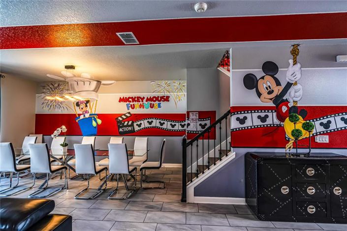 Image No.32-8 Bed Property for sale