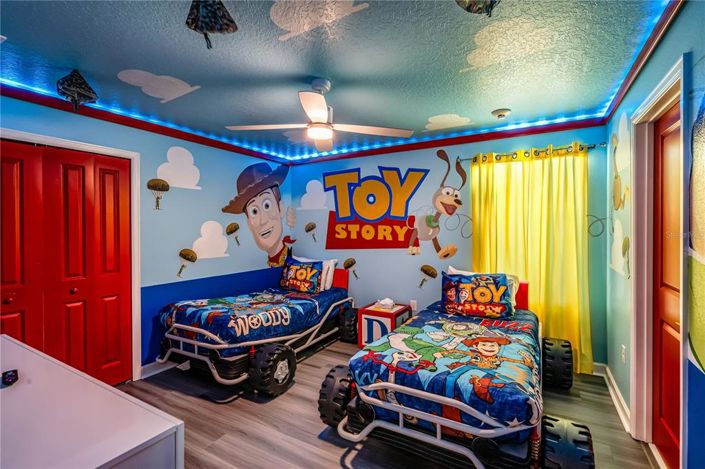 Image No.38-8 Bed Property for sale