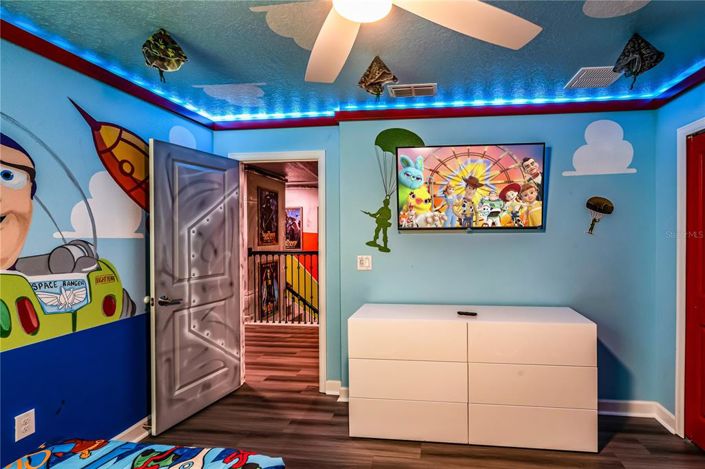 Image No.39-8 Bed Property for sale