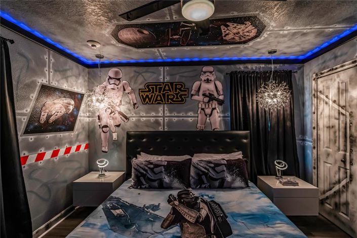 Image No.44-8 Bed Property for sale