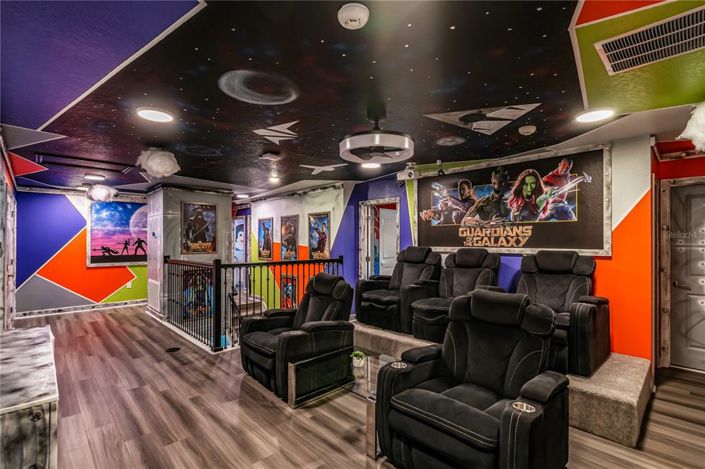 Image No.50-8 Bed Property for sale