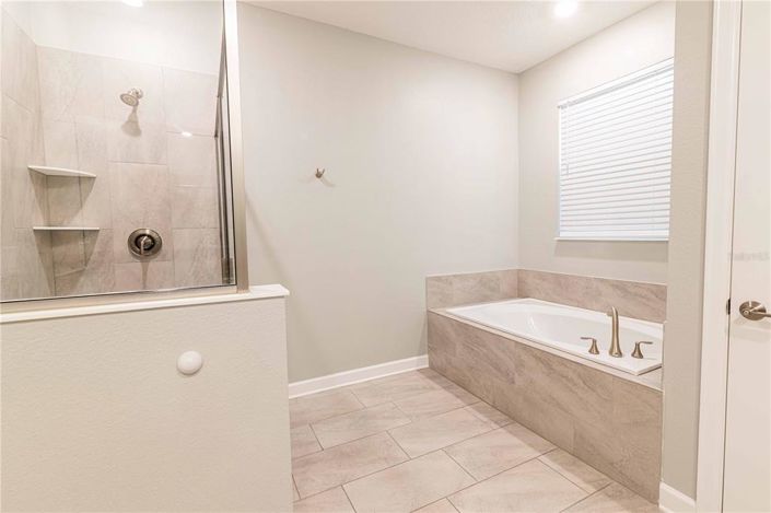 Image No.58-8 Bed Property for sale