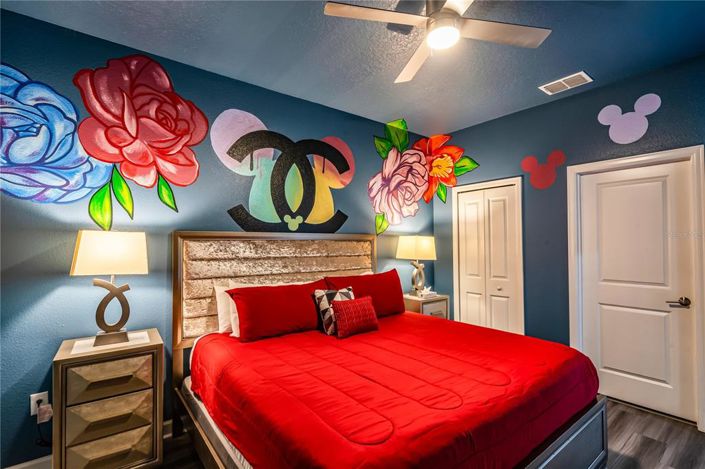 Image No.6-8 Bed Property for sale