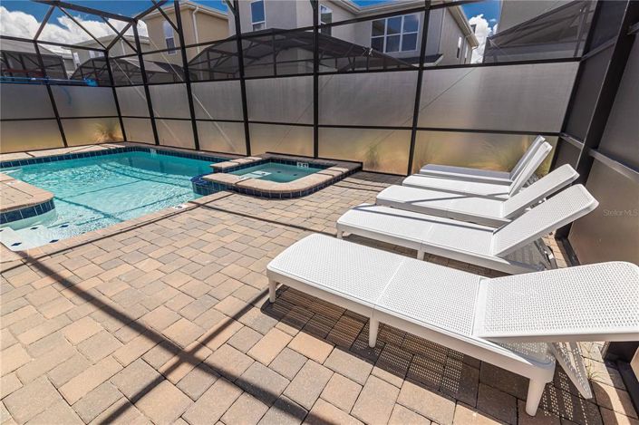 Image No.63-8 Bed Property for sale