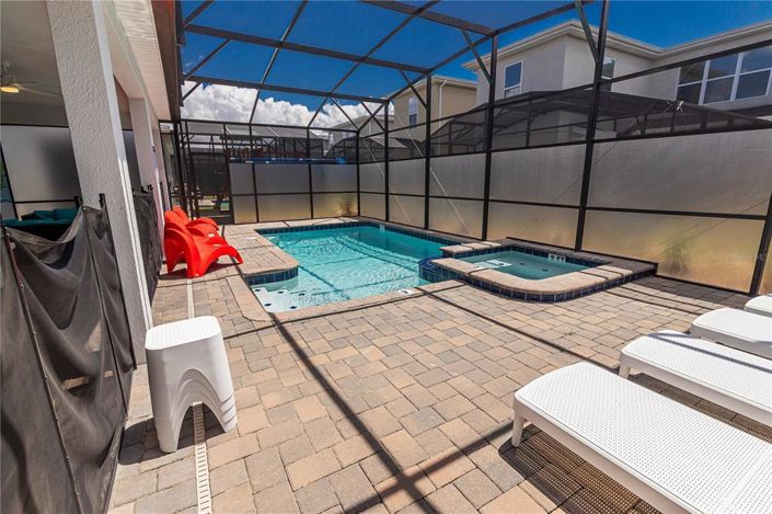 Image No.64-8 Bed Property for sale