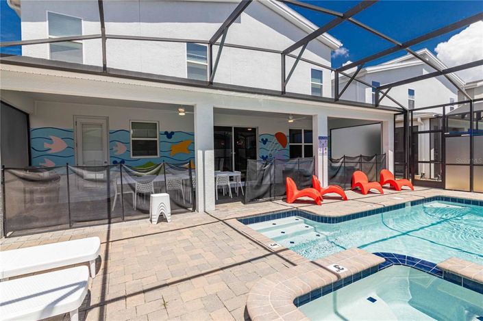 Image No.67-8 Bed Property for sale