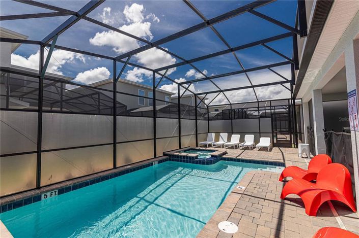 Image No.70-8 Bed Property for sale