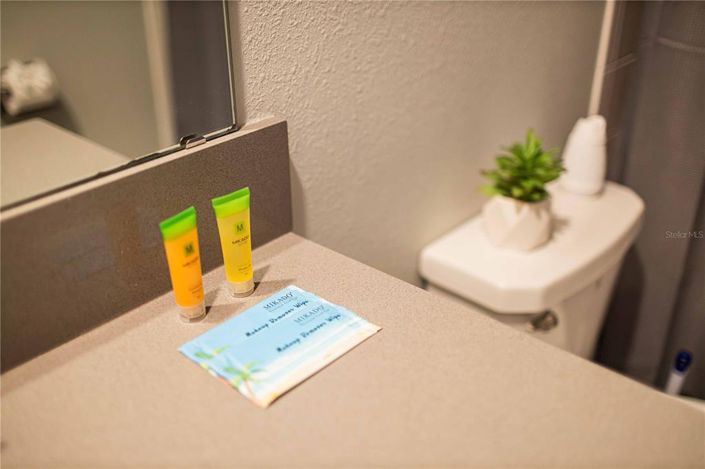 Image No.85-8 Bed Property for sale