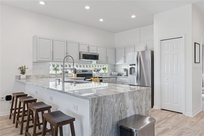 Image No.6-4 Bed Property for sale