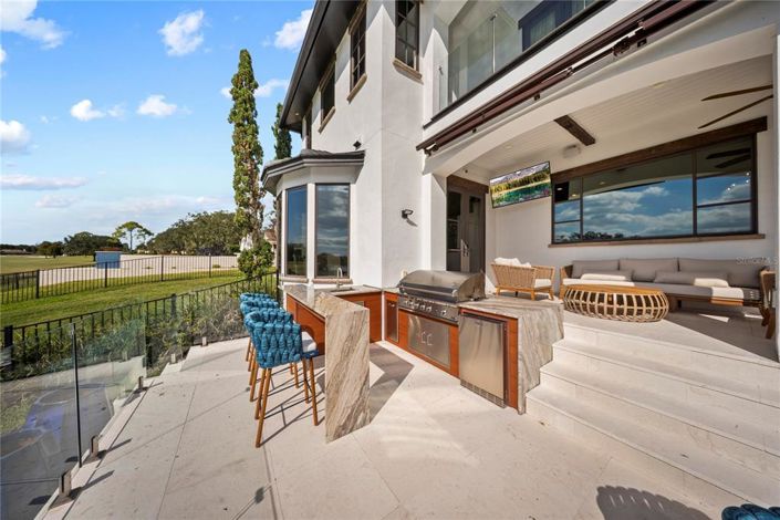 Image No.22-5 Bed Property for sale