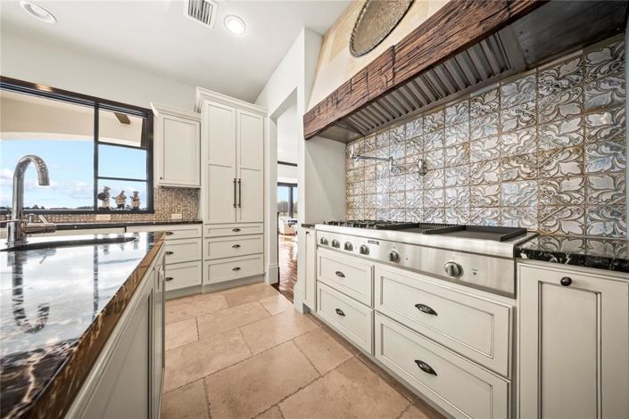 Image No.41-5 Bed Property for sale