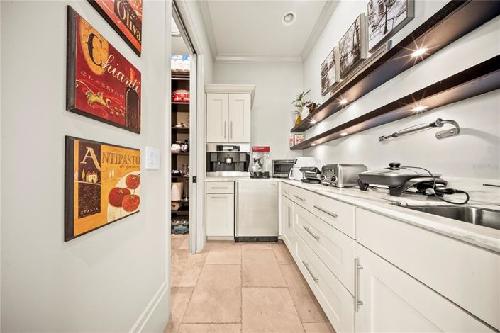 Image No.46-5 Bed Property for sale