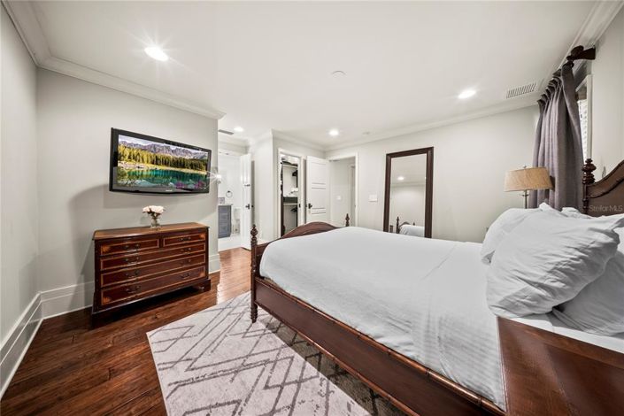 Image No.58-5 Bed Property for sale