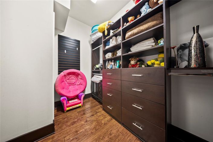 Image No.61-5 Bed Property for sale