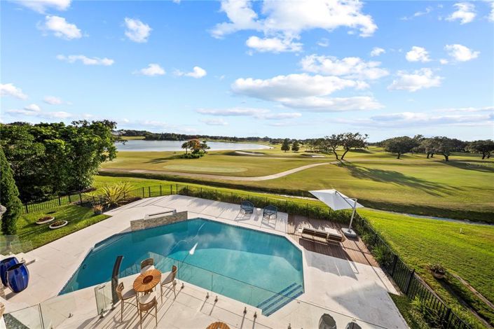 Image No.66-5 Bed Property for sale