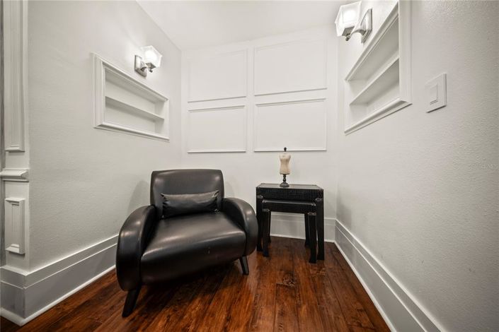 Image No.71-5 Bed Property for sale