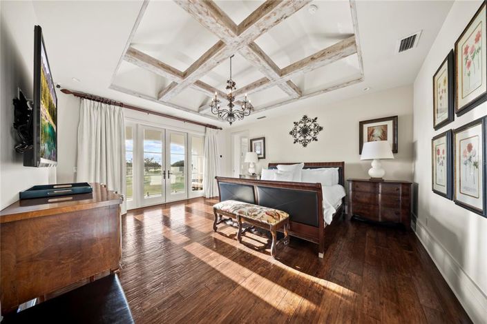 Image No.75-5 Bed Property for sale