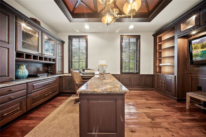 Image No.90-5 Bed Property for sale