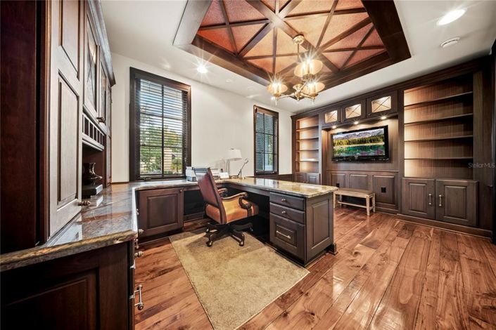 Image No.91-5 Bed Property for sale